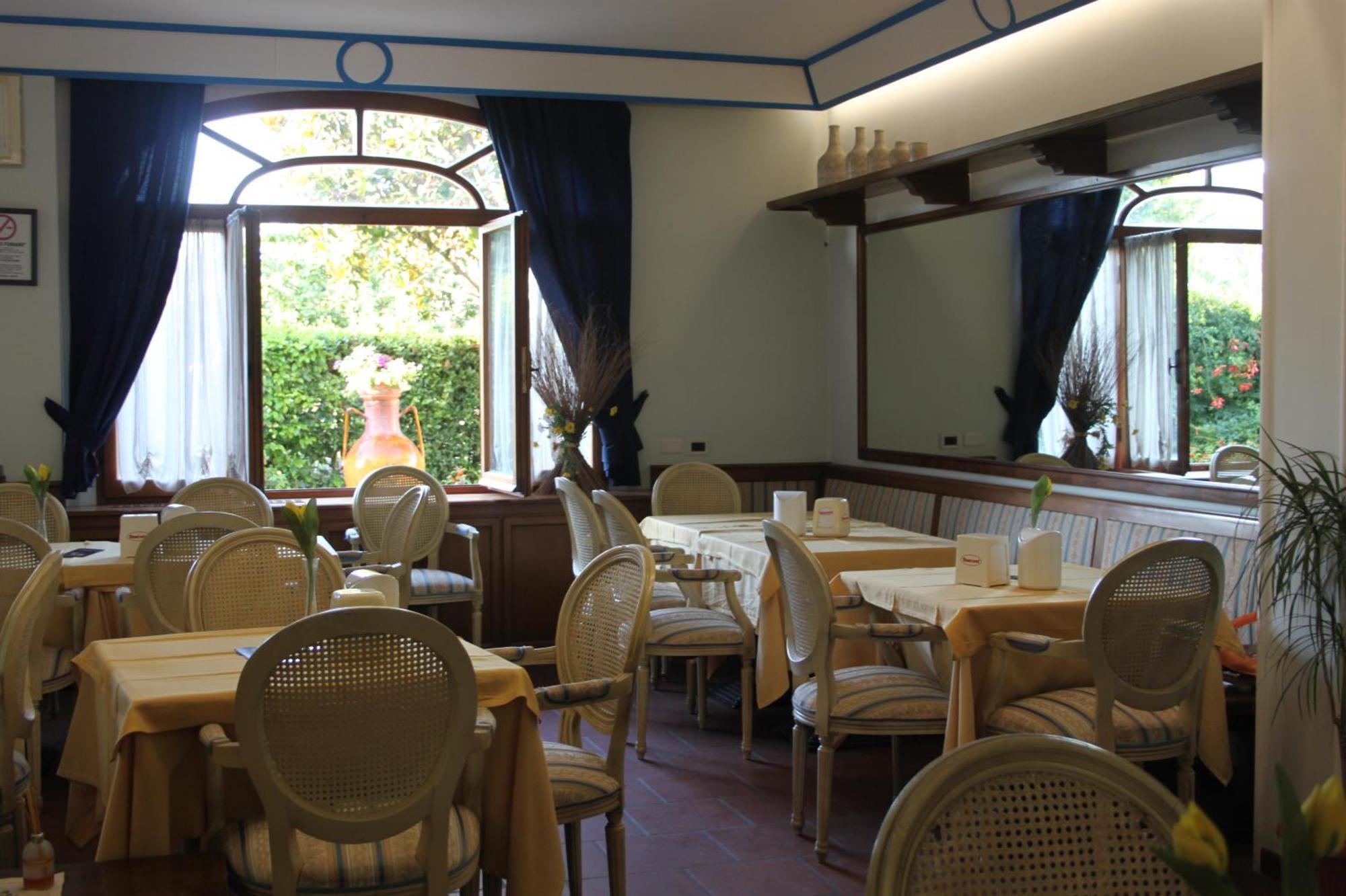 Hotel Girasole Civitanova Marche Exteriér fotografie