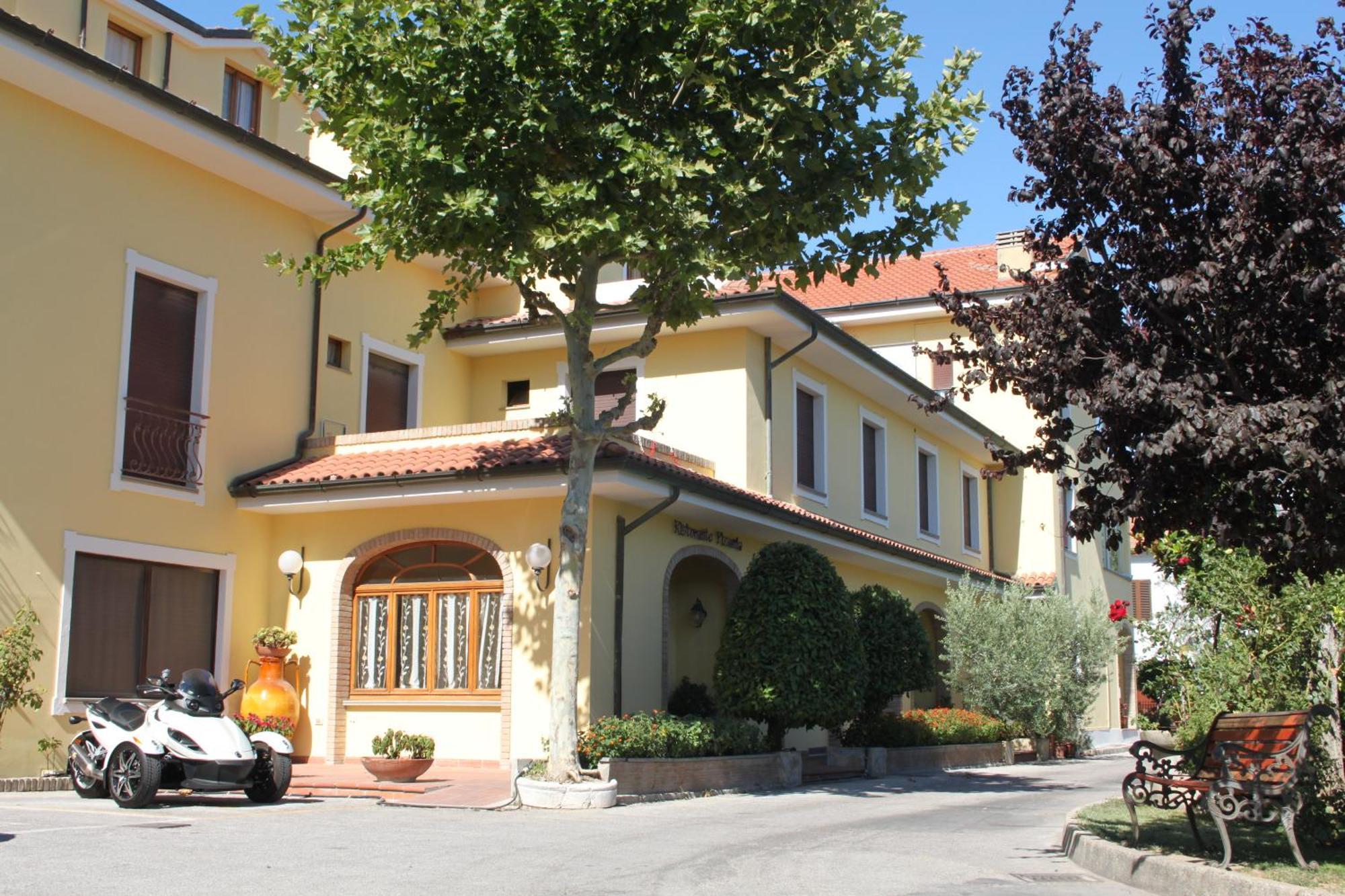 Hotel Girasole Civitanova Marche Exteriér fotografie