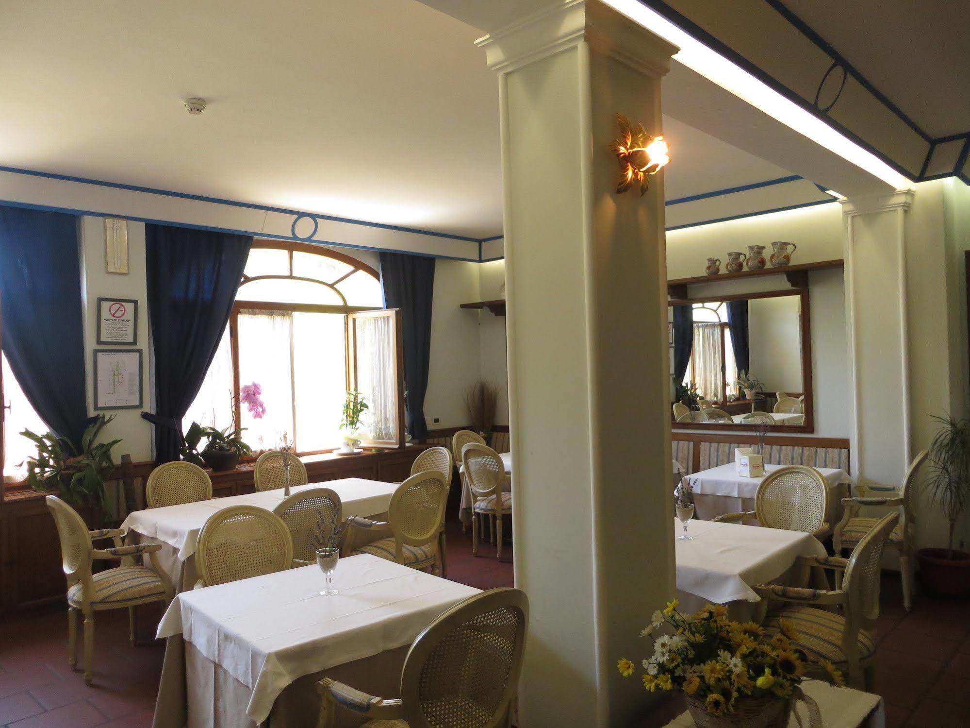 Hotel Girasole Civitanova Marche Exteriér fotografie