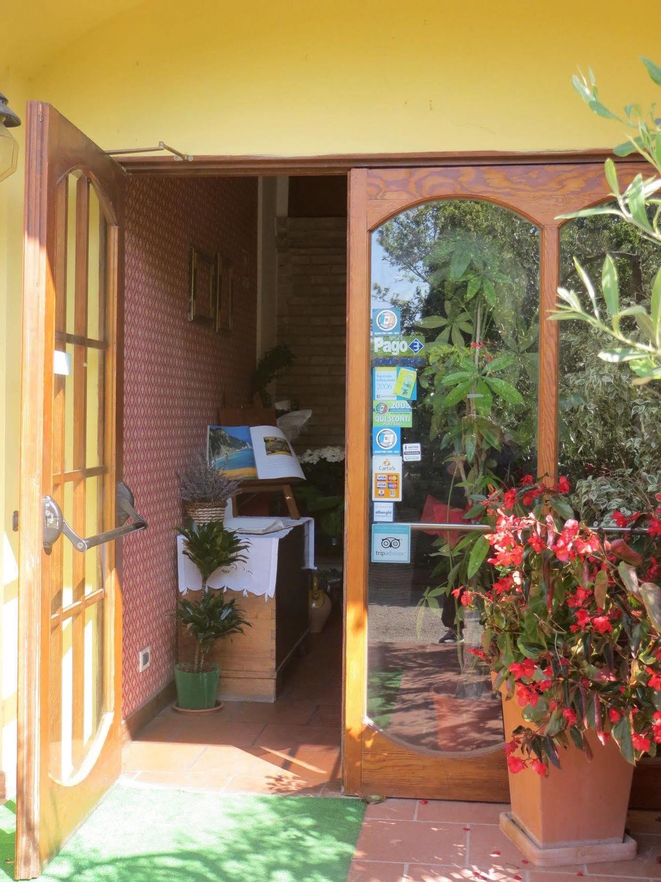 Hotel Girasole Civitanova Marche Exteriér fotografie