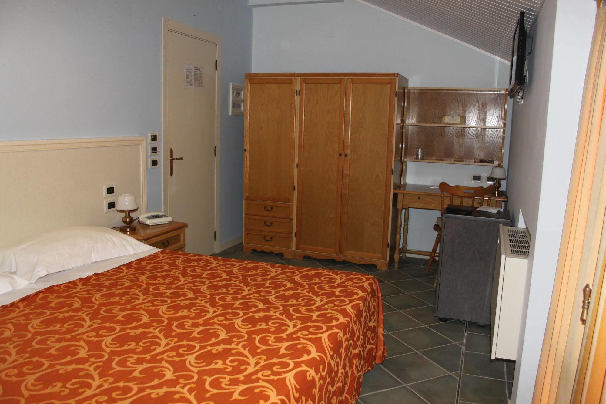 Hotel Girasole Civitanova Marche Exteriér fotografie